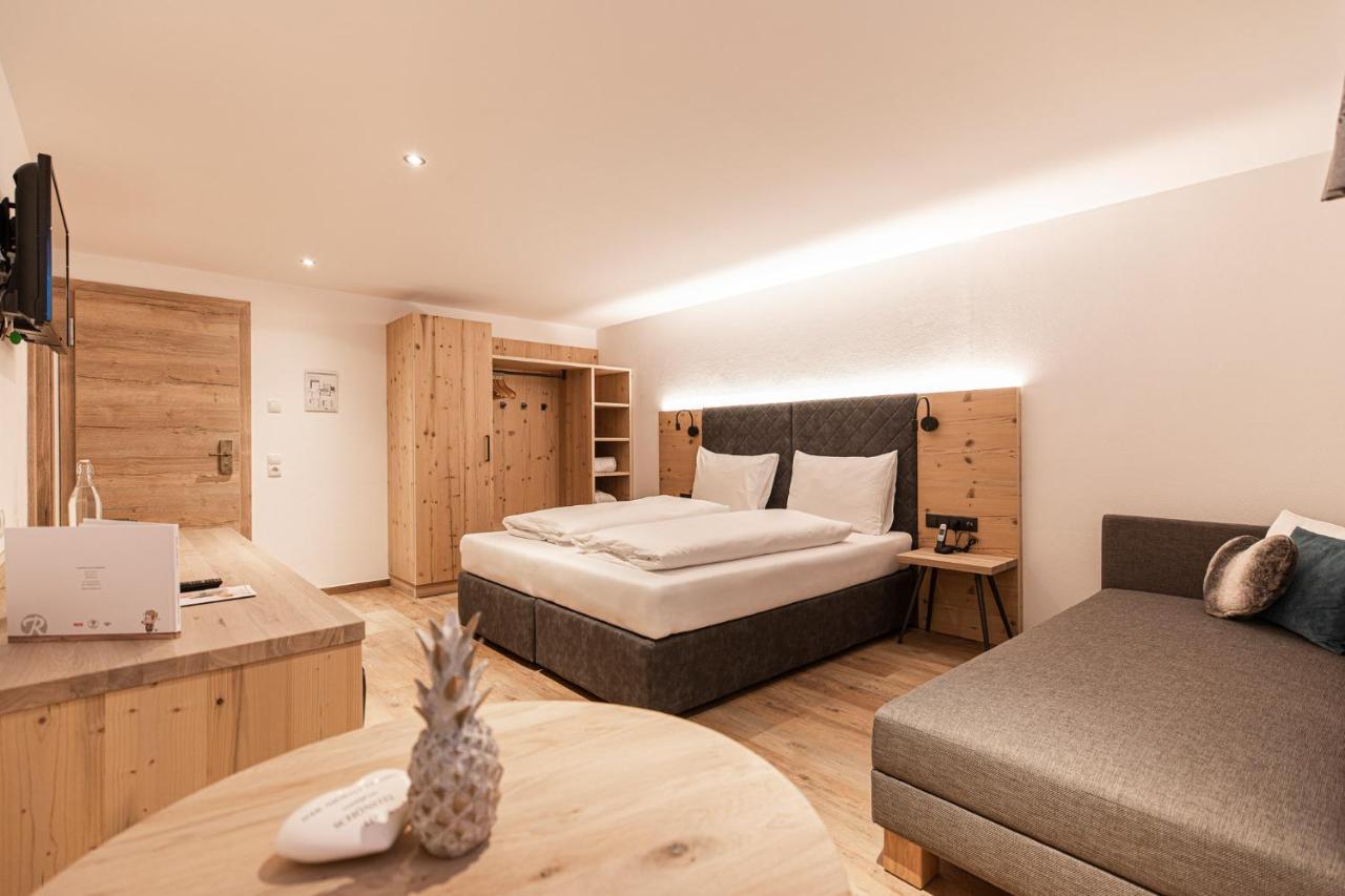 Familienresort Reslwirt Flachau Bagian luar foto