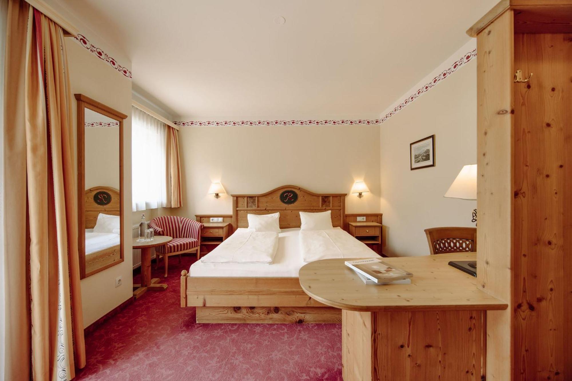 Familienresort Reslwirt Flachau Bagian luar foto